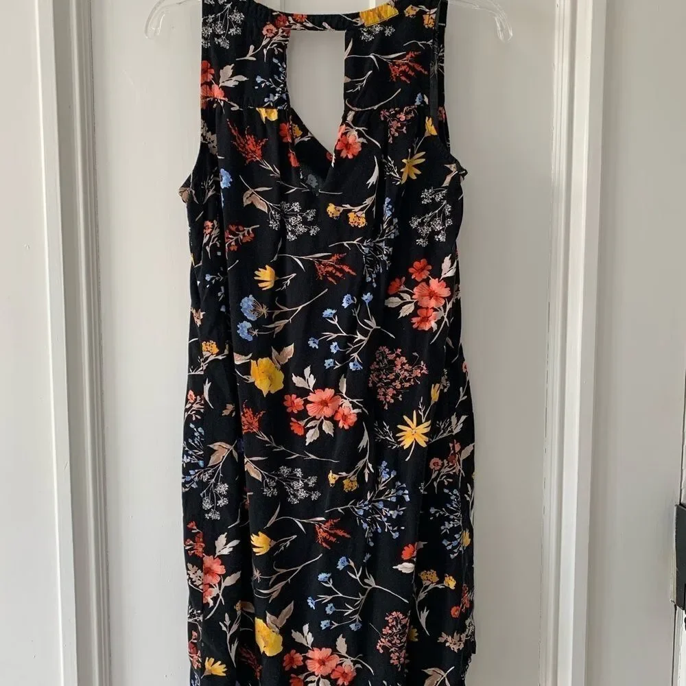 Old Navy black floral v-neck dress XS - Picture 2 of 3